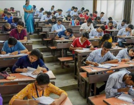 SSLC ವಿದ್ಯಾರ್ಥಿಗಳಿಗೆ ದೊಡ್ಡ ಗುಡ್ ನ್ಯೂಸ್: ಪರೀಕ್ಷಾ ದಿನಗಳಲ್ಲಿ ಫ್ರೀ ಬಸ್ ಪ್ರಯಾಣ ಘೋಷಣೆ!